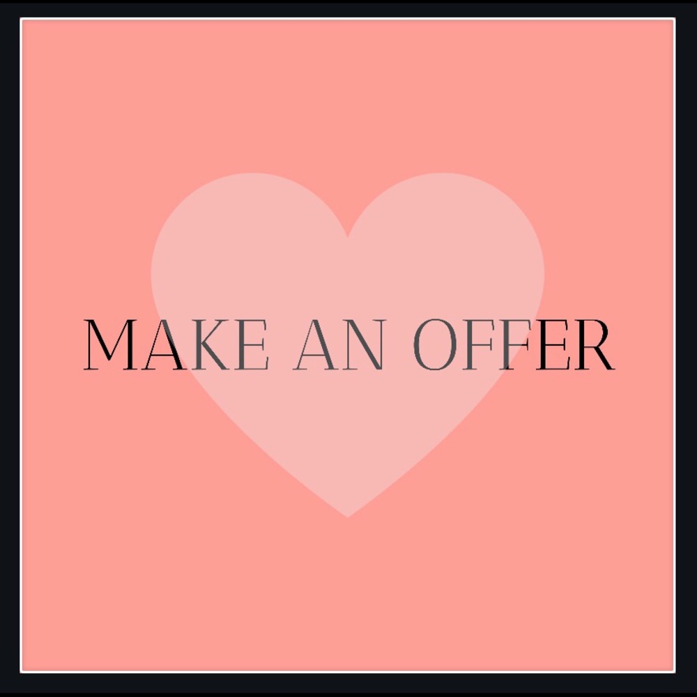 MAKE AN OFFER AND BUNDLE TO SAVE 💁🏼‍♀️
